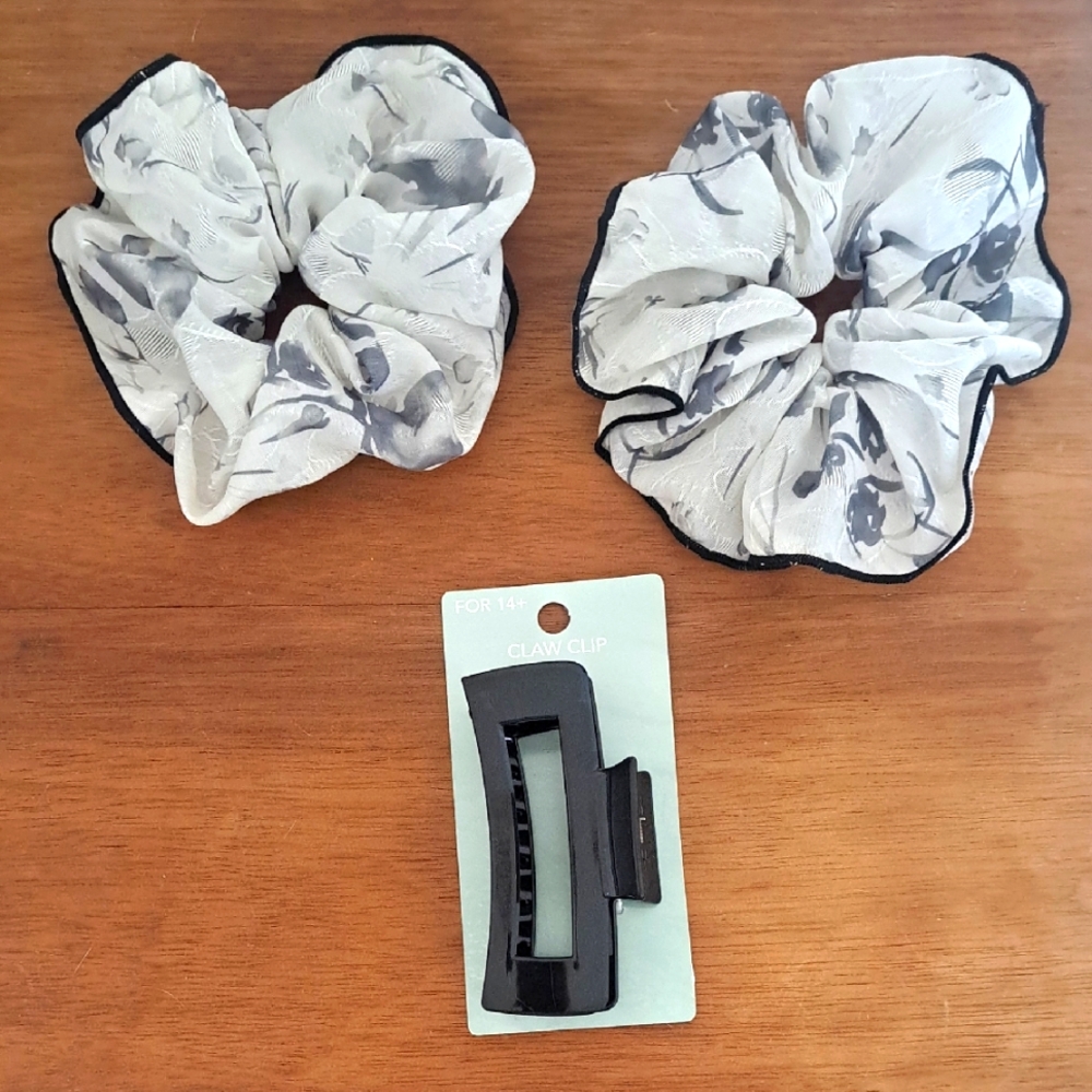 New hair clip with very pretty 2 scrunchies